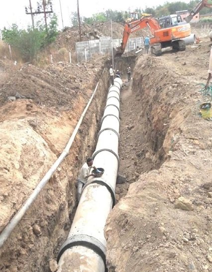 Laying 900mm Dia. RCC Hume Pipeline  for Tainwala Holdings Pvt. Ltd. At Gonde,  Dist. Nashik 